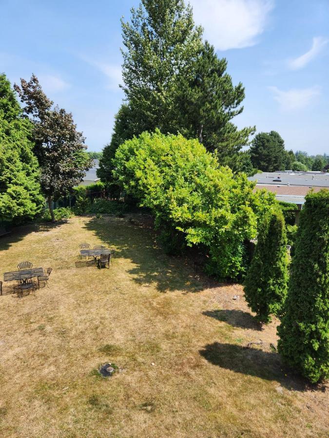 Grantview Inn Surrey Bagian luar foto